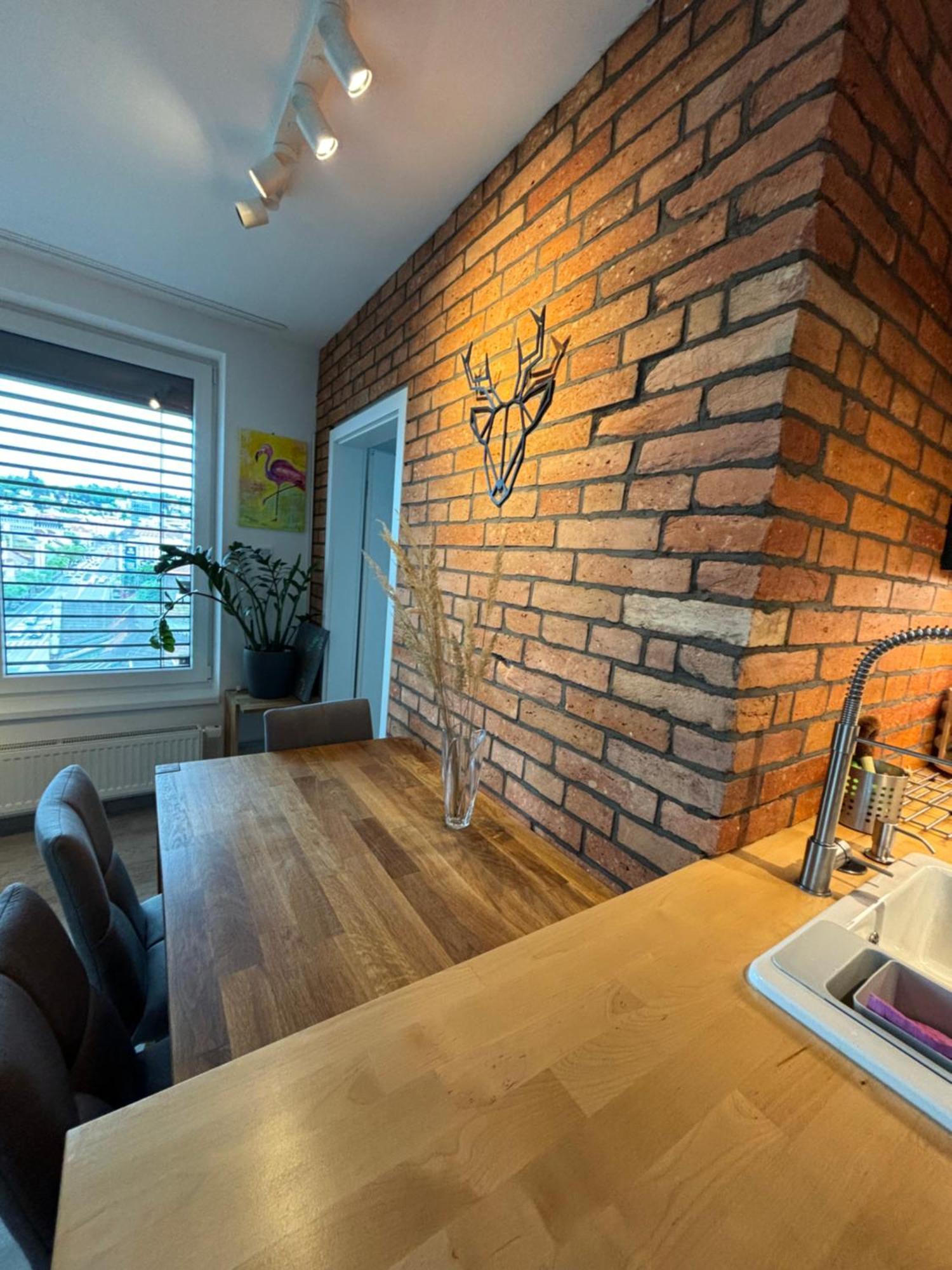Premiere Apartment Bratislava - Private Parking מראה חיצוני תמונה